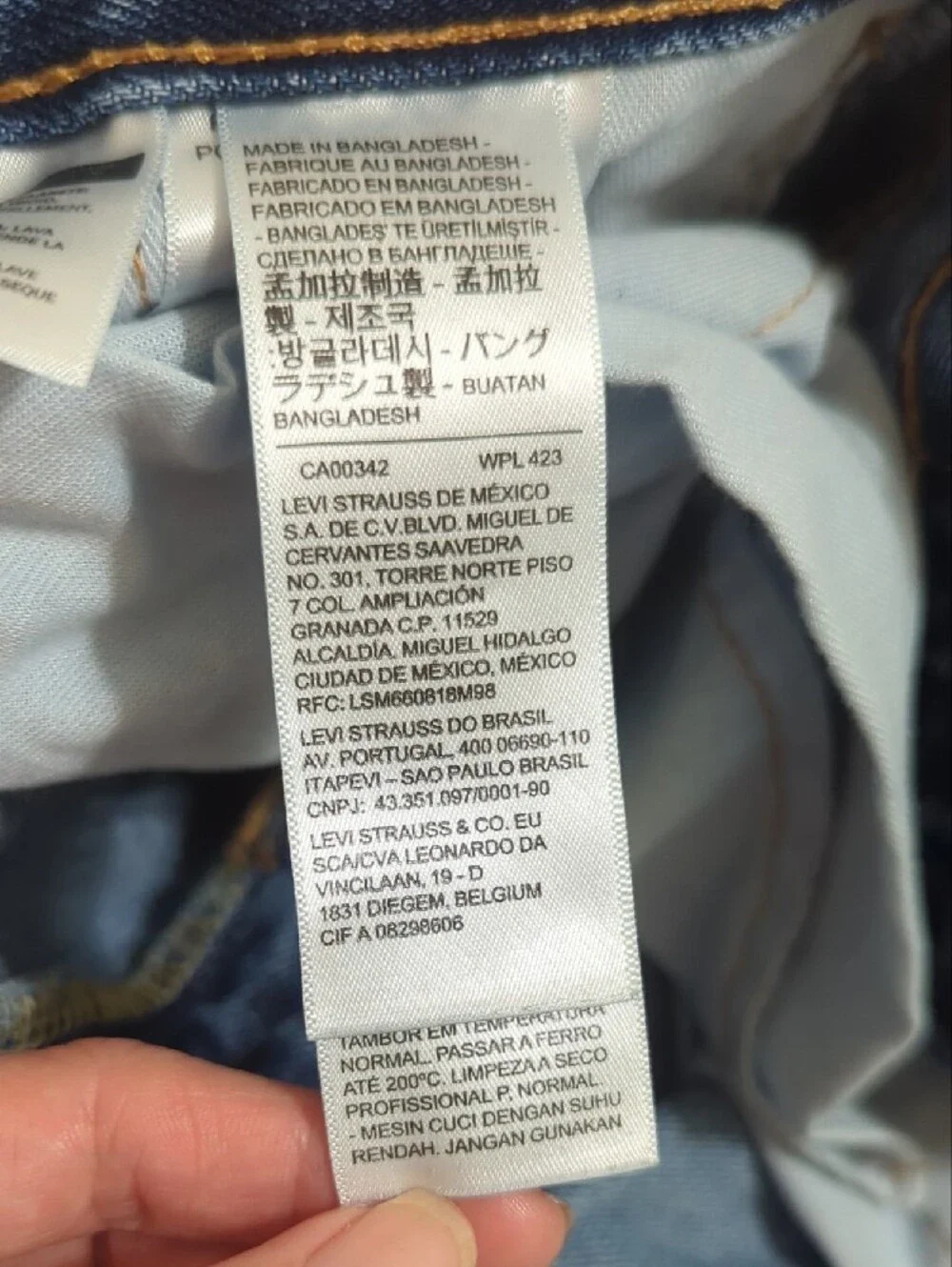Levi’s Men’s 550 Relaxed Fit Jeans, Color Medium Stonewash Size 34x34